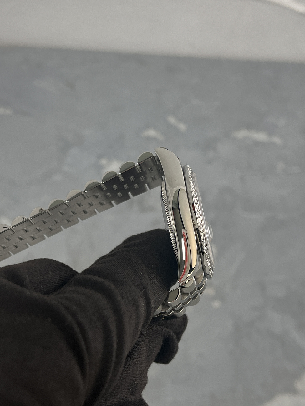 Часы Rolex  Datejust 36 Custom Diamonds Bezel Black Dial  126234FIX