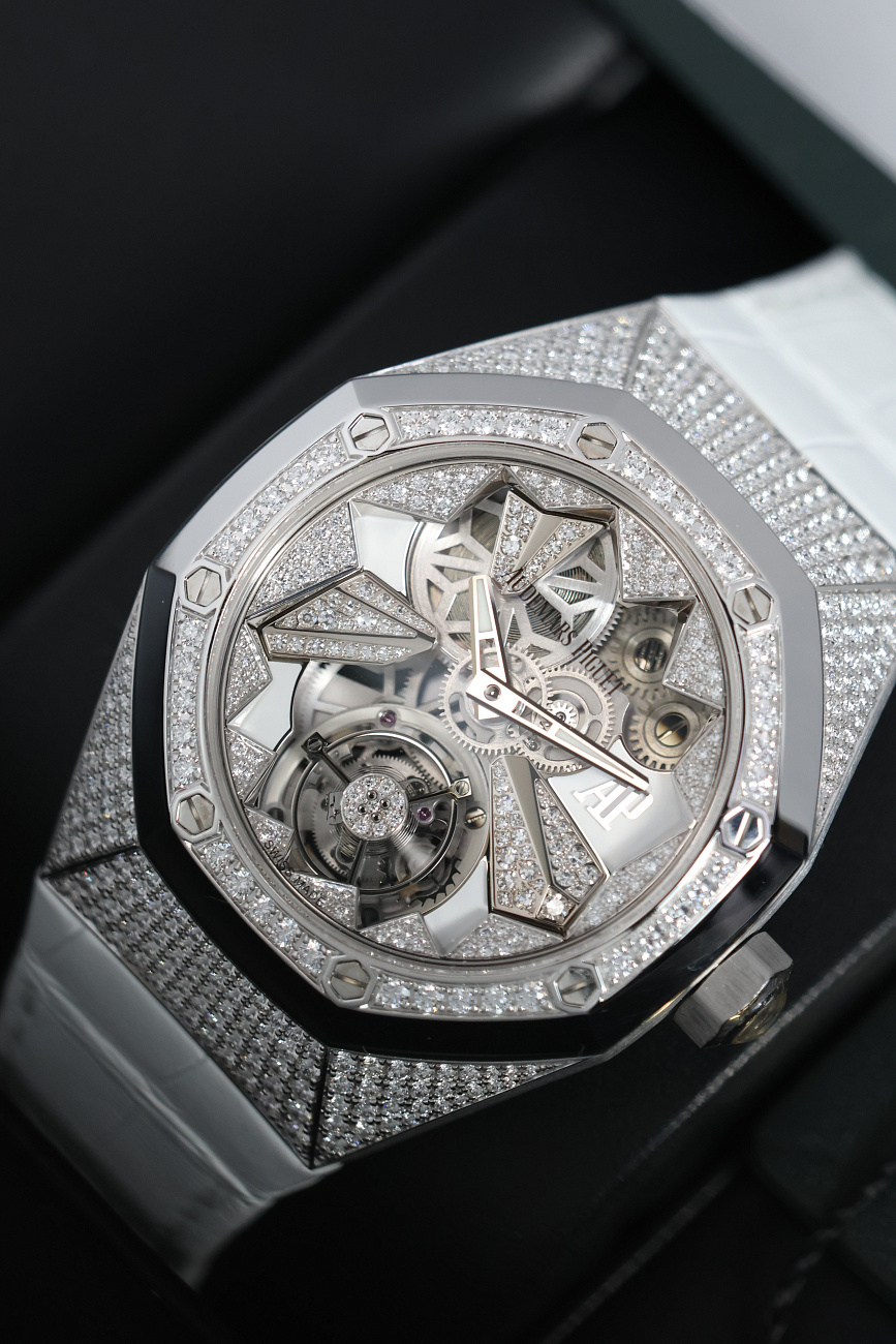 Часы Audemars Piguet  Royal Oak Concept Ladies Flying Tourbillon 38,5 mm White Gold  26227BC.ZZ.D011CR.01