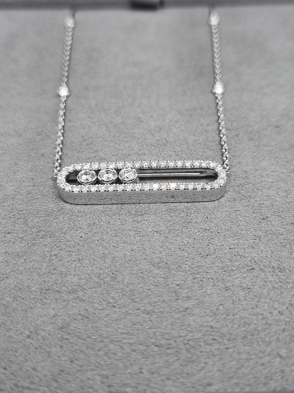 Украшение Messika  Колье Move Pavé 03994-WG  Move pavé diamond necklace 3994 