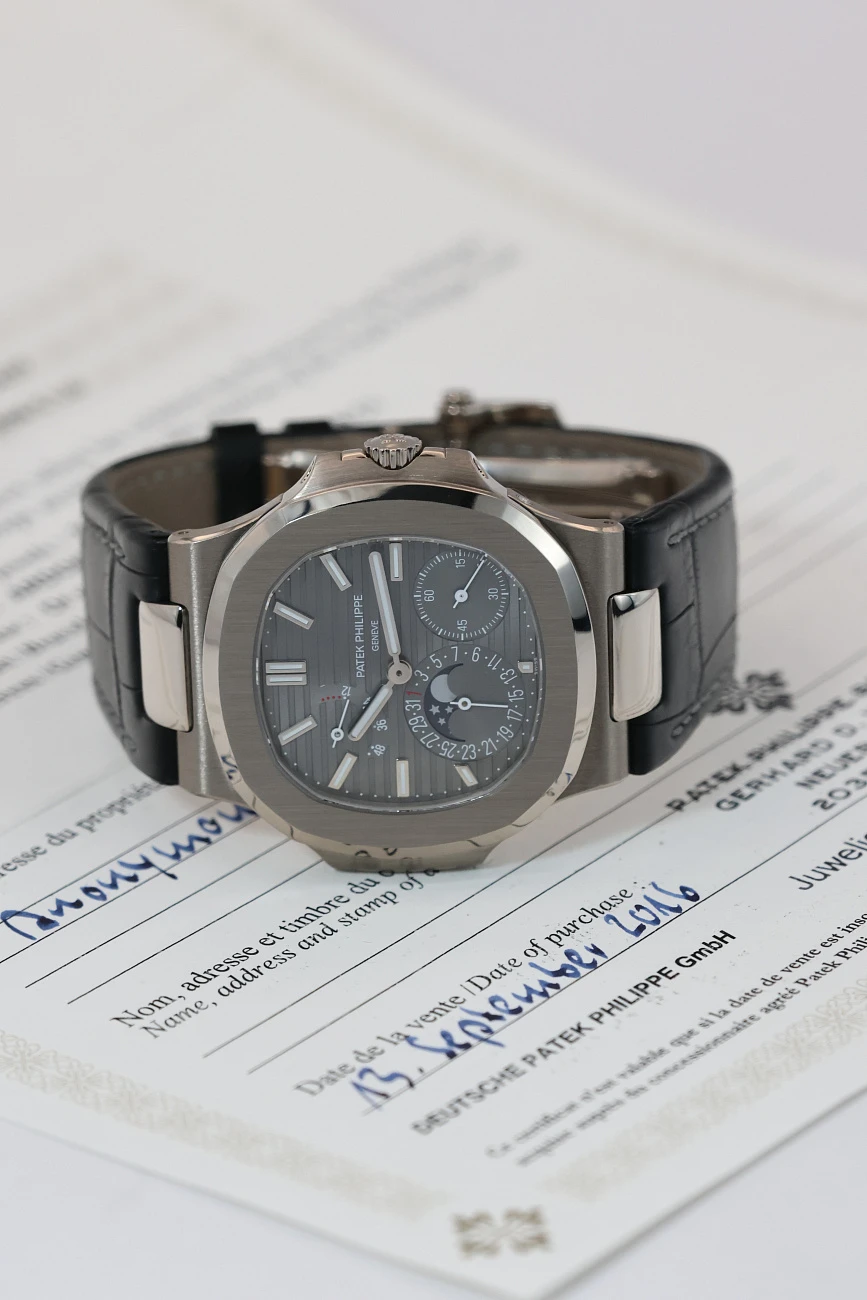 Часы Patek Philippe  Nautilus White Gold Moon Phases  5712G-001