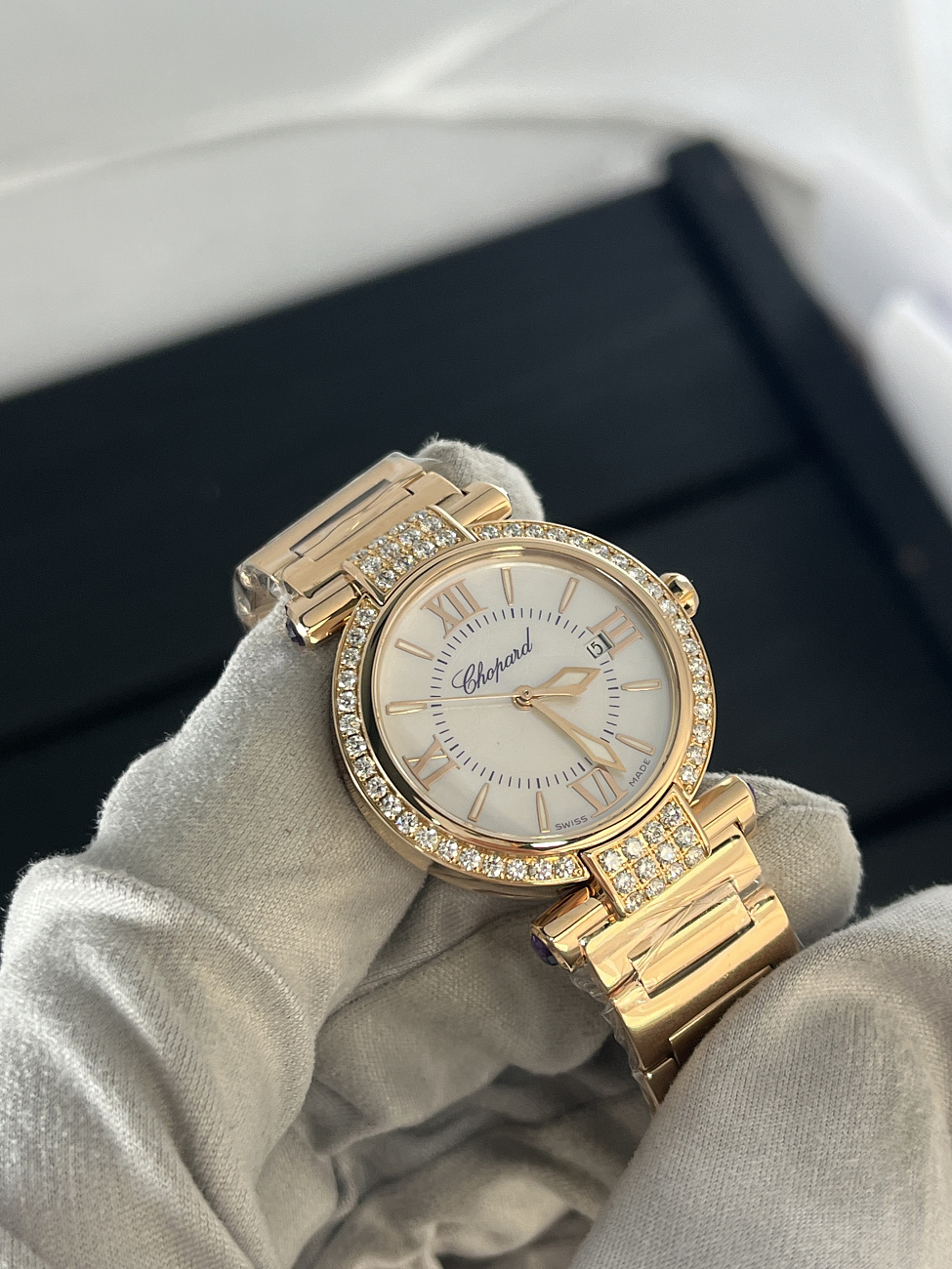 Часы Chopard  Imperiale Hour-Minute 28 Mm Rose Gold  384238-5004