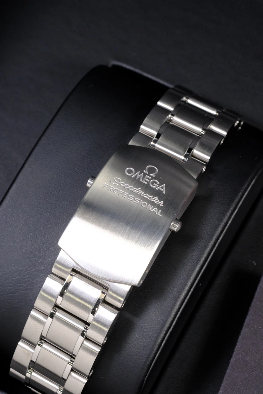 Часы Omega  Speedster The Last Man On The Moon  311.30.42.30.99.002