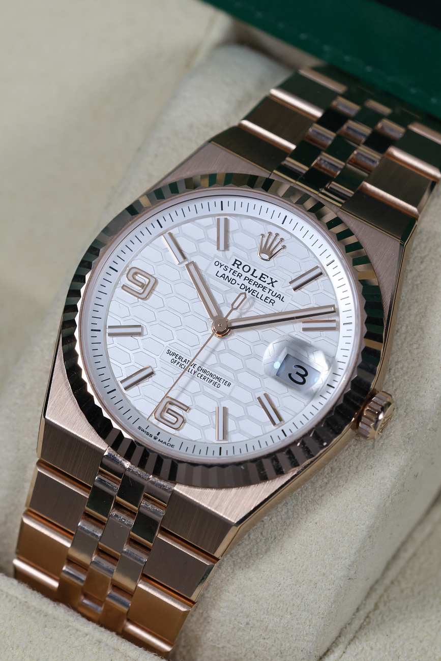 Часы Rolex  Land Dweller Rose Gold 40  127335