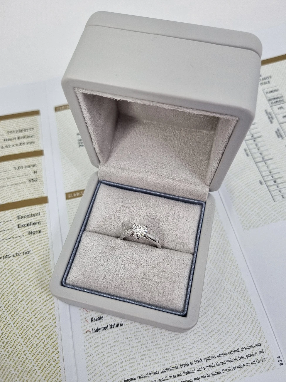 Украшение GIA  Кольцо С Бриллиантом 1,01 Ct. H/Vs2   