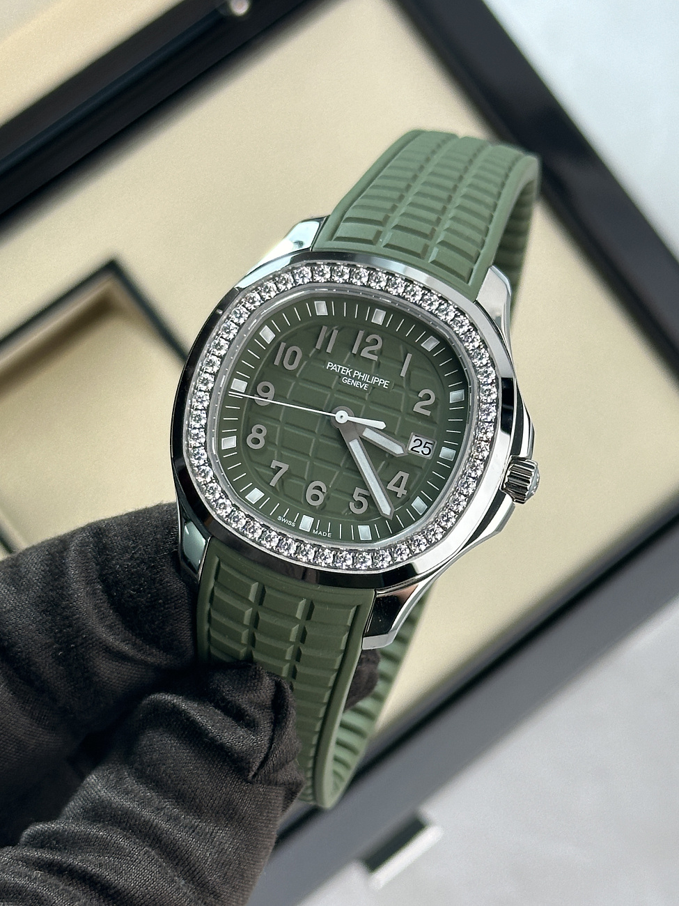 Часы Patek Philippe  Aquanaut Luce Olive Green  5267/200A