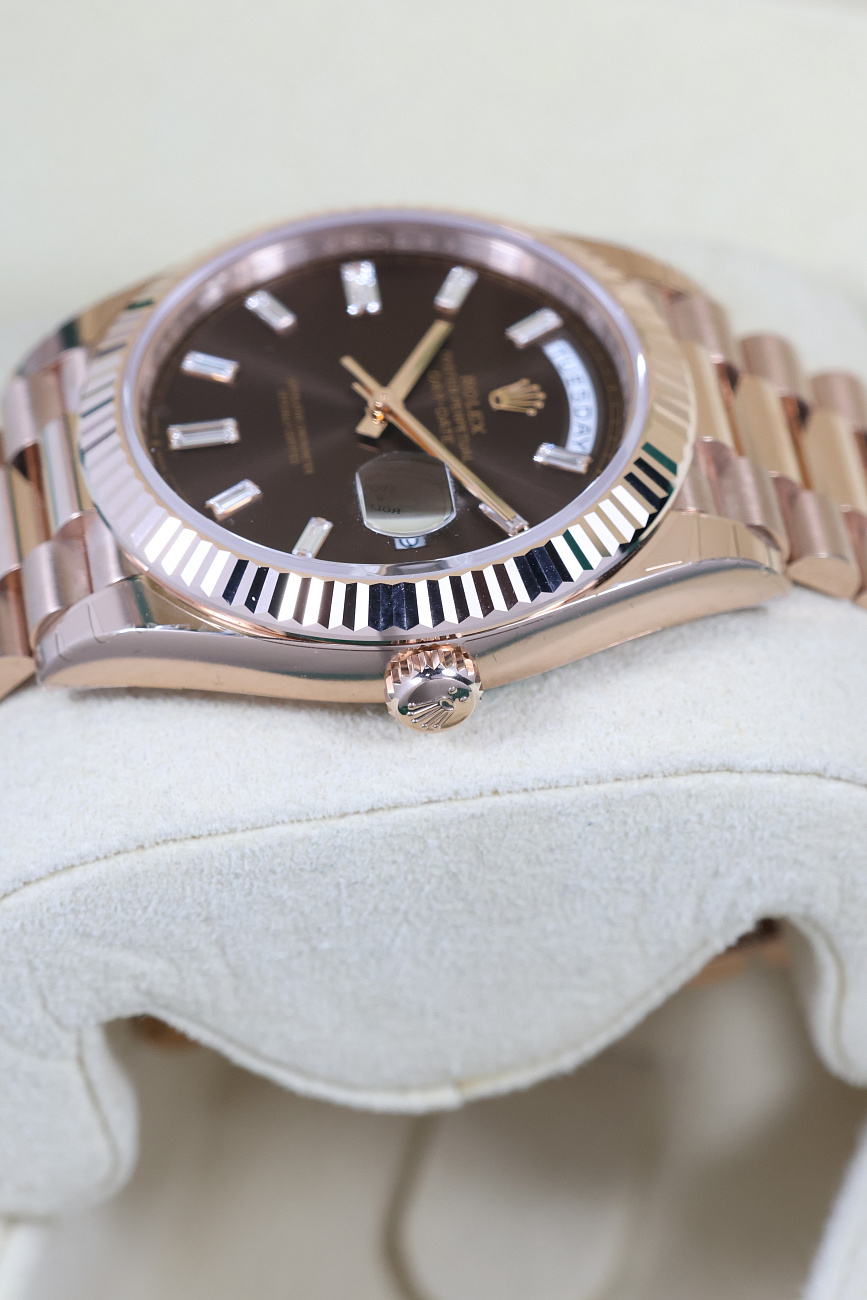Часы Rolex  Oyster Day-Date 40 Chocolate Dial  228235-0003