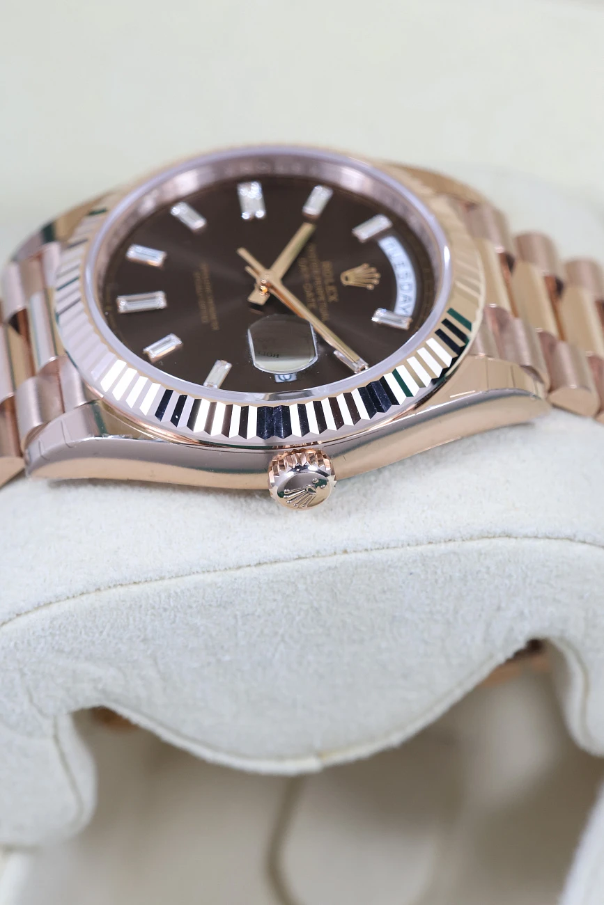 Часы Rolex  Oyster Day-Date 40 Chocolate Dial  228235-0003