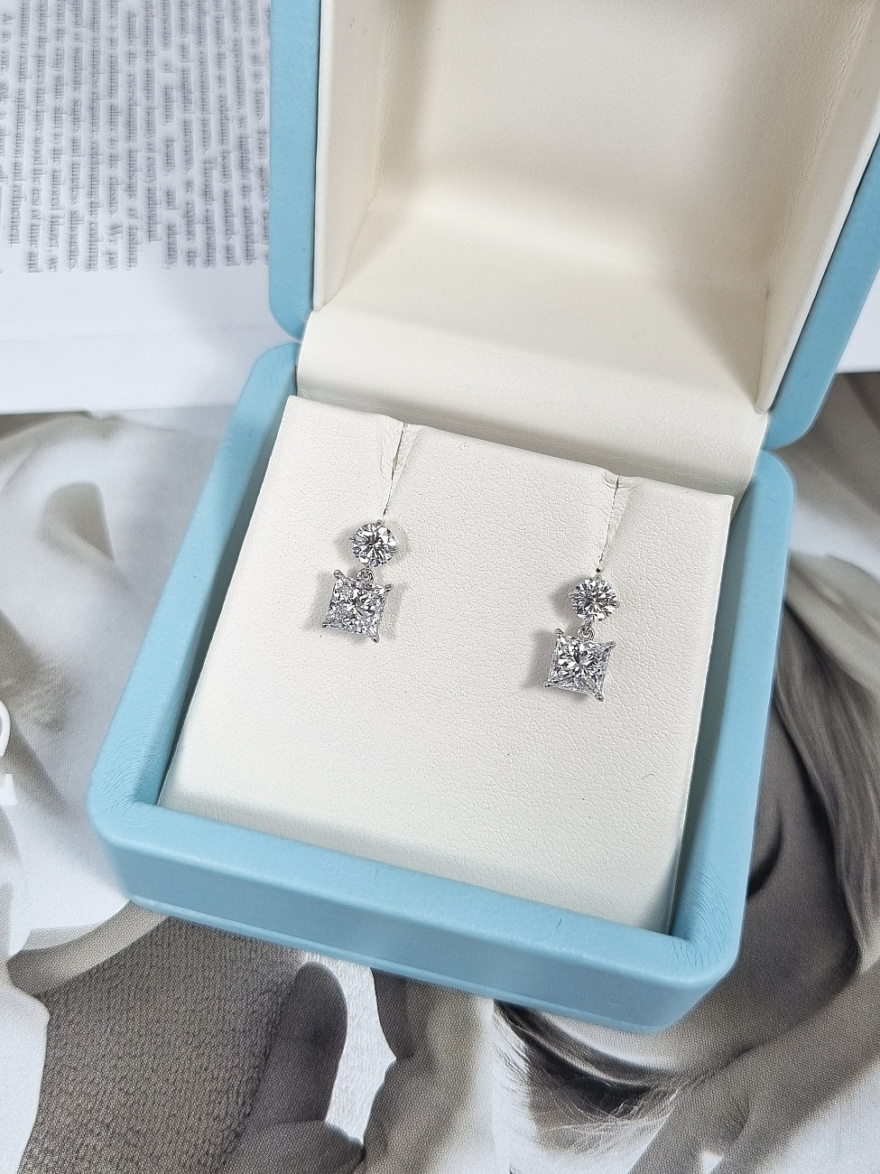 Украшение GIA  Серьги с бриллиантами "Princess Cut"   