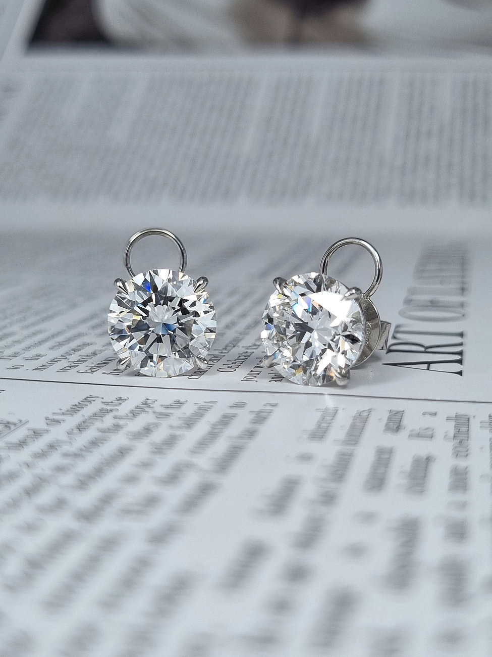 Украшение NO NAME  Серьги 5,01/5,01 Ct. H/Vs1 (3 Excellent)   