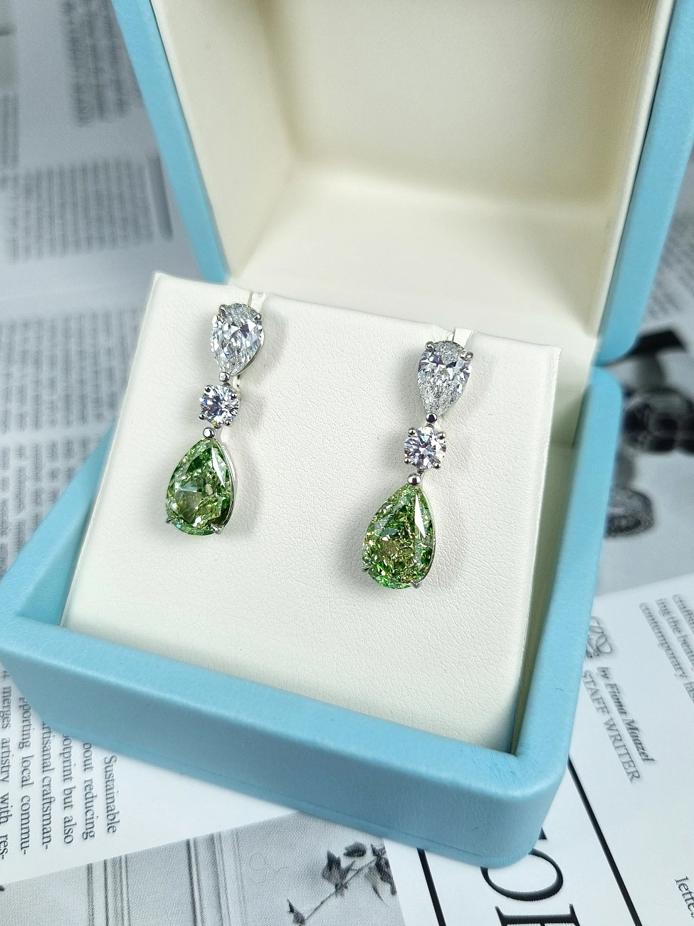 Украшение GIA  Серьги с бриллиантами 2,01/2,03 ct. FBGY/VVS   