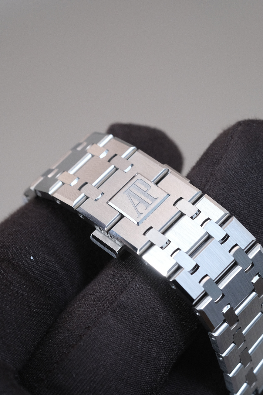 Часы Audemars Piguet  - Royal Oak Chronograph Green Dial 41Mm  26240ST.OO.1320ST.08