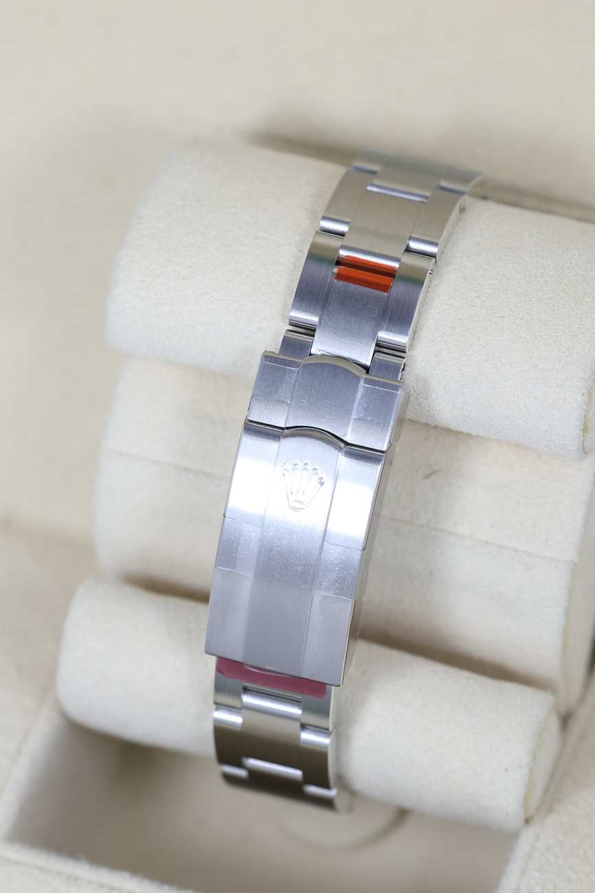 Часы Rolex  Oyster 28mm Lavender Dial  276200-0008