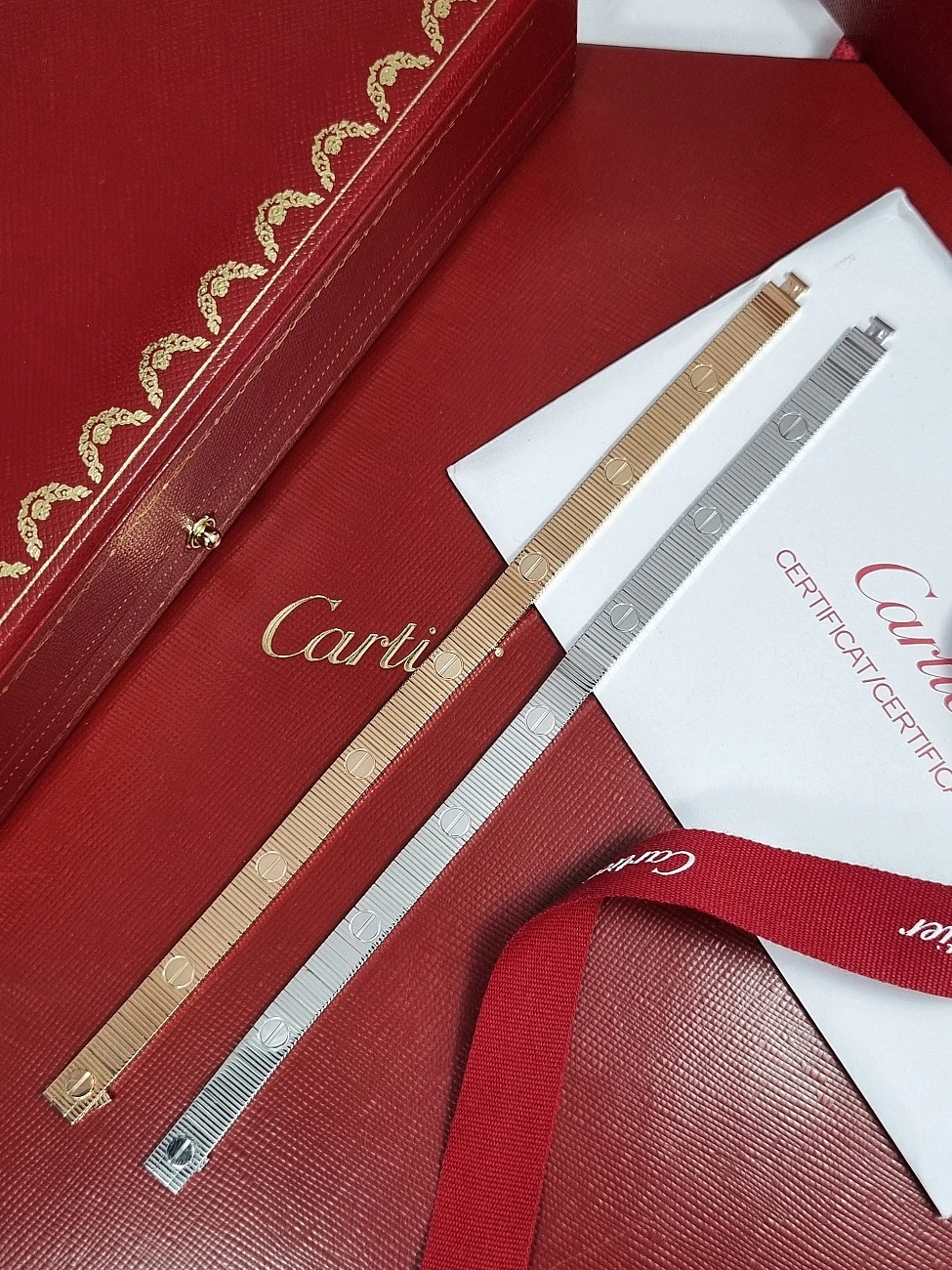 Украшение Cartier  LOVE Unlimited Bracelet, flexible  CRB6088116 