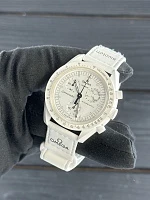 Часы Omega  Moonswatch Snoopy 2024  