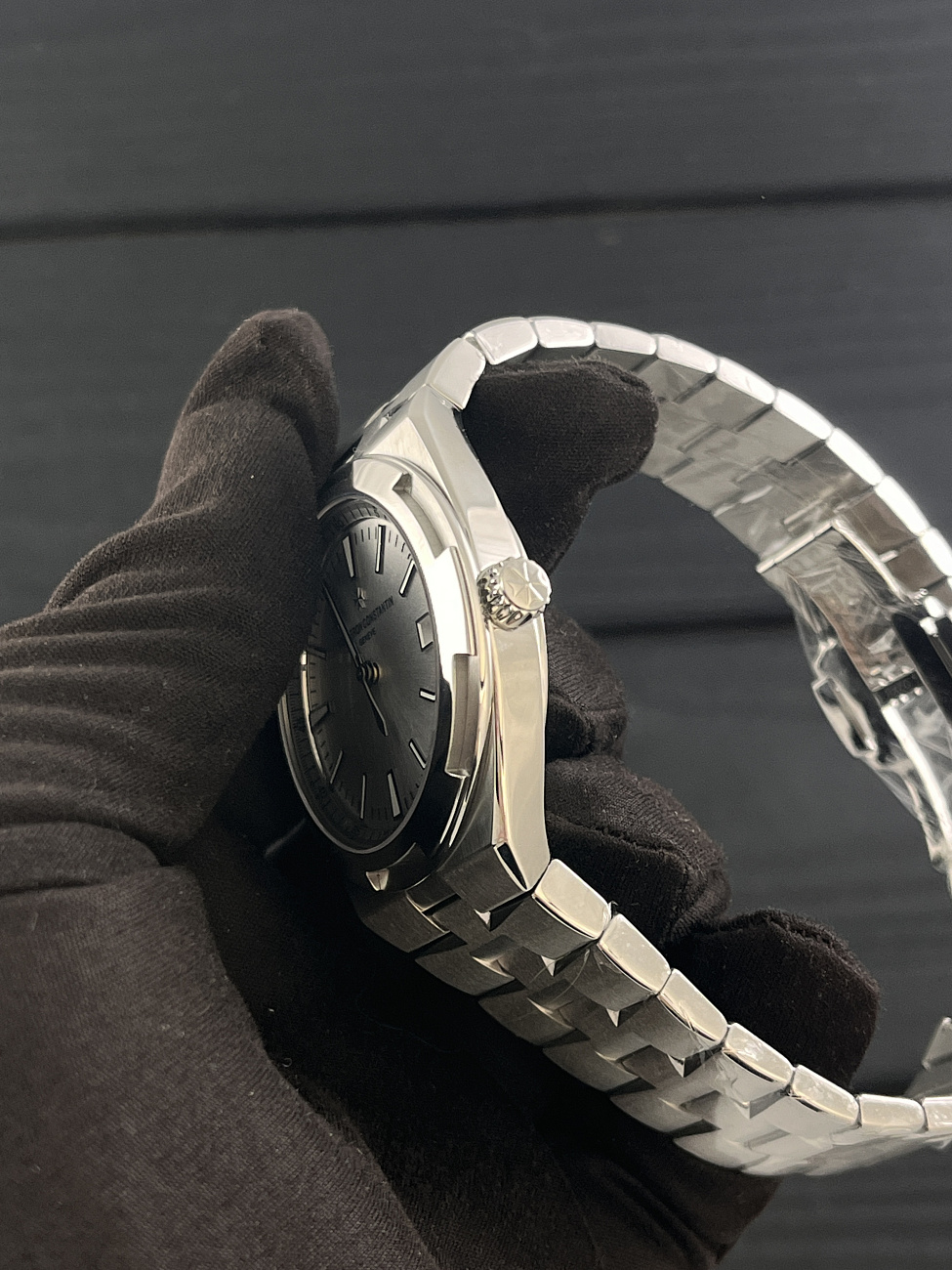 Часы Vacheron Constantin  Overseas Automatic Date 41 Mm  4500V/110A-B126