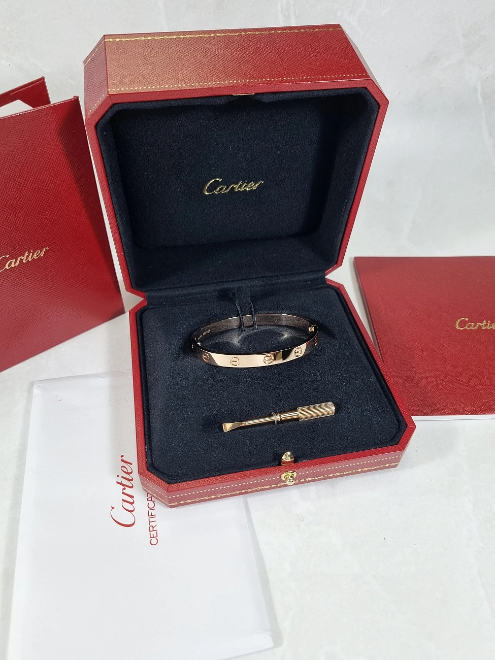 Украшение Cartier  Браслет Love Bracelet B6067417  B6067417 