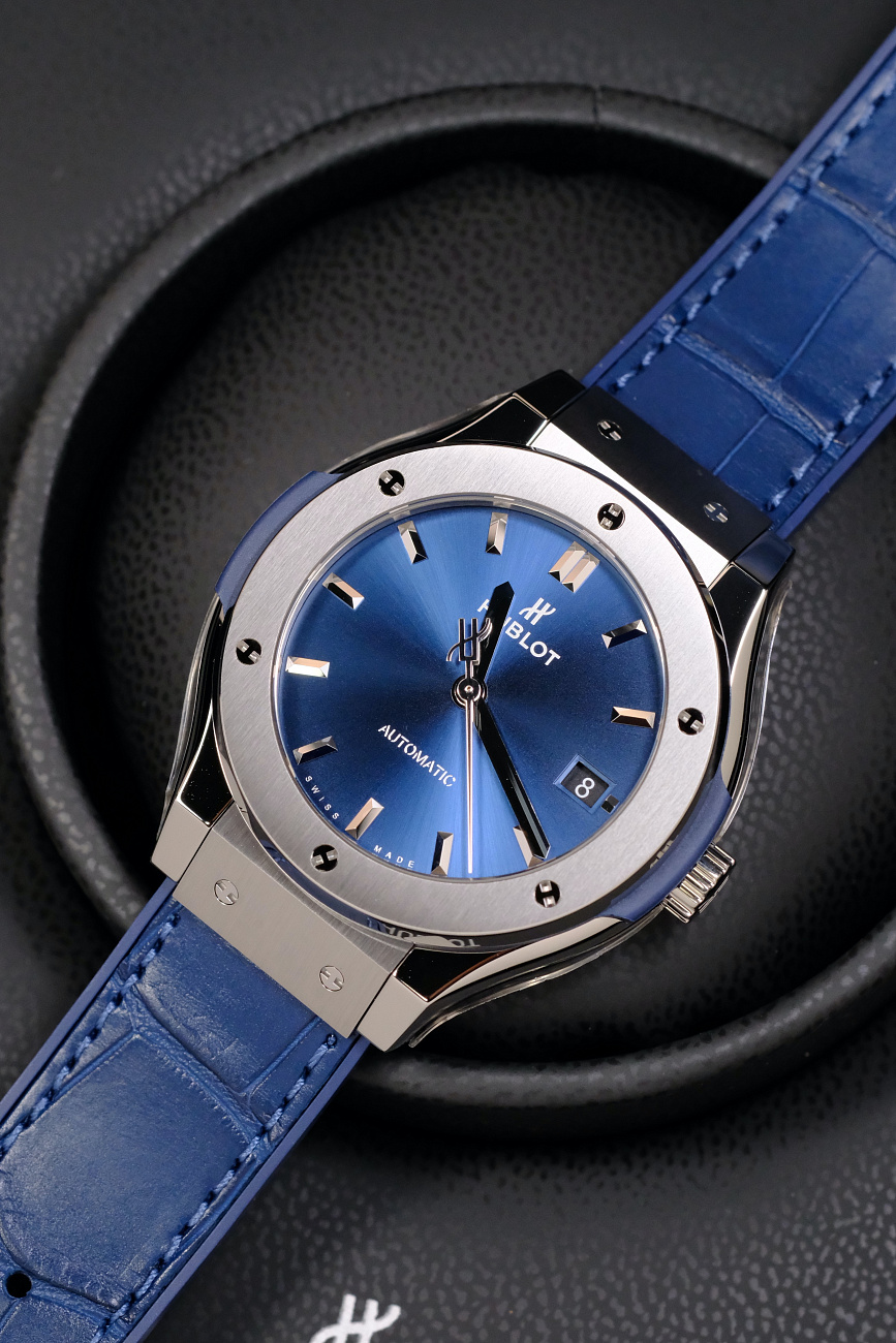 Часы Hublot  Classic Fusion 38Mm  565.NX.7170.LR