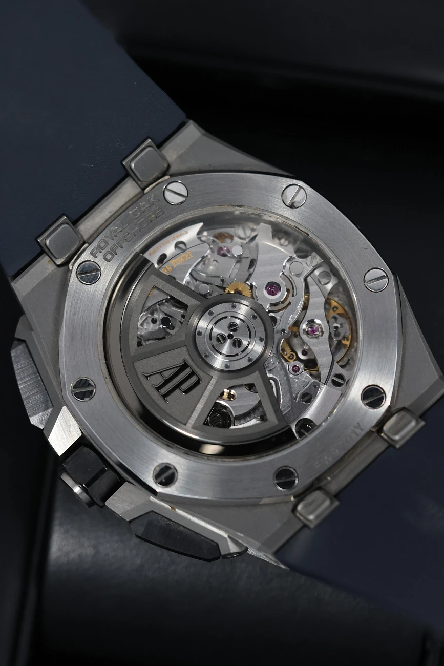 Часы Audemars Piguet  Royal Oak Offshore Selfwinding Chronograph Titanium 43 mm  26420TI.OO.A027CA.01