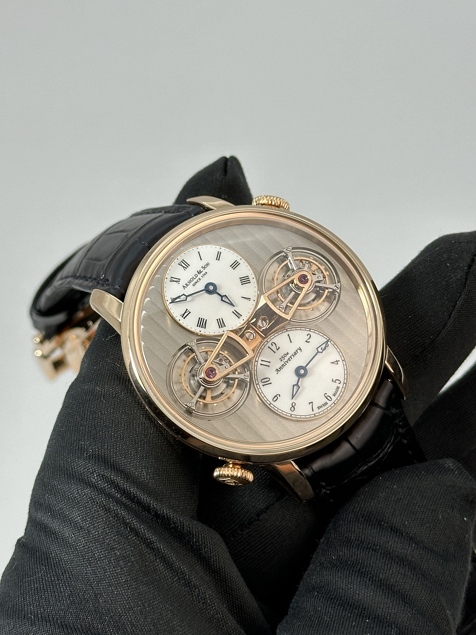 Arnold & Son в наличии в Москве в &quot;Мануфактуре&quot;! 