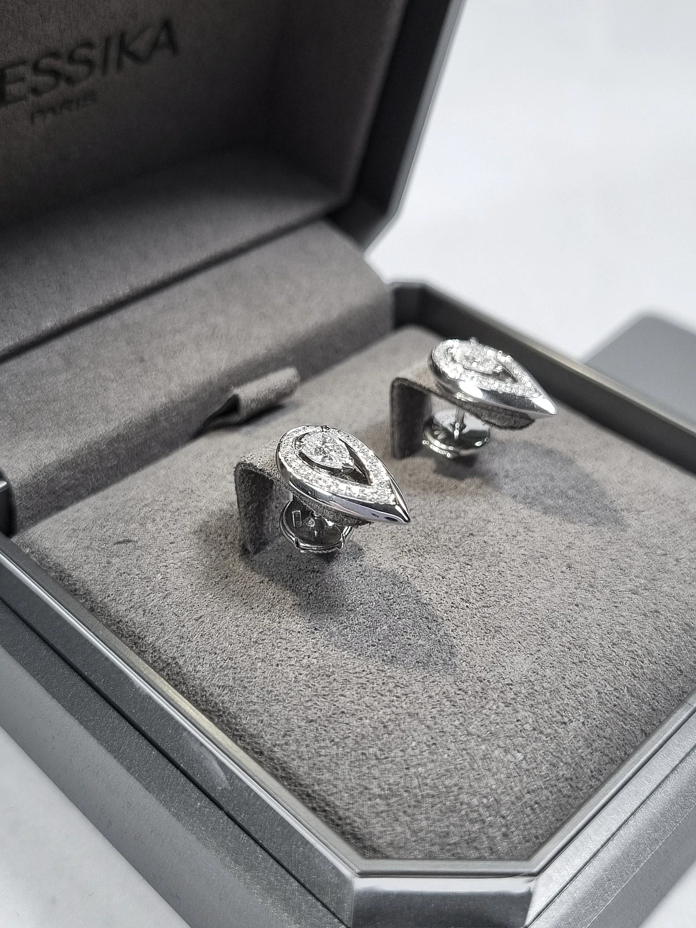 Украшение Messika  Fiery 0.25Ct. Earrings  Fiery earrings 0.25 carats 13240-WG 