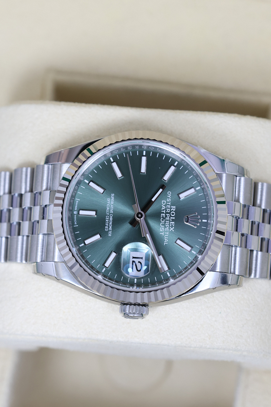 Часы Rolex  Datejust 36 mm Steel &amp; White Gold Mint Green Dial  126234