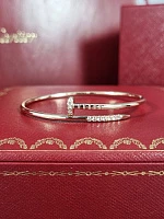 Украшение Cartier  Juste un Clou bracelet, Small Model, Reverse-set Diamonds 17  B6091317 