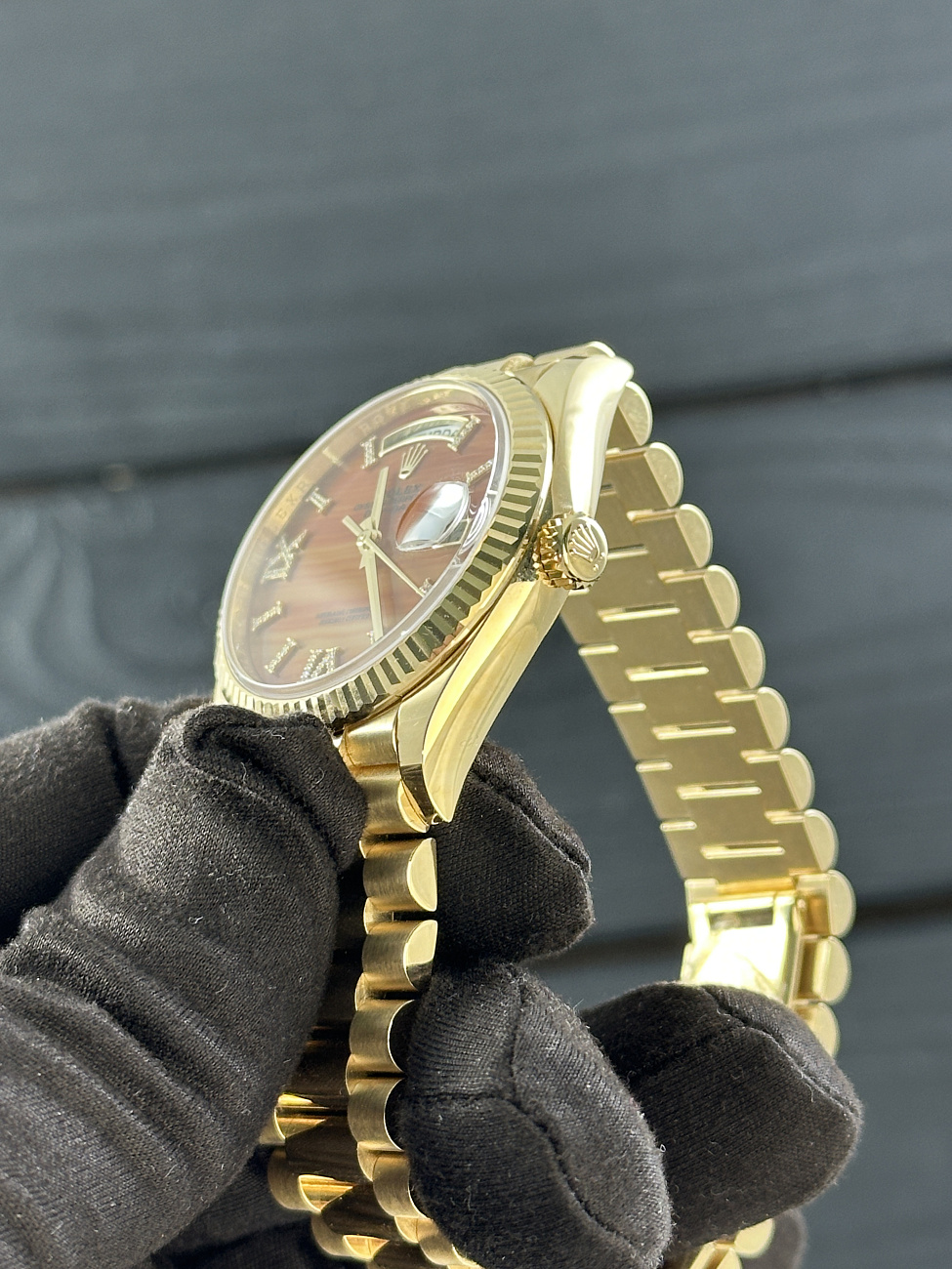 Часы Rolex  Day-Date 36 Orange Carnelian Dial  128238