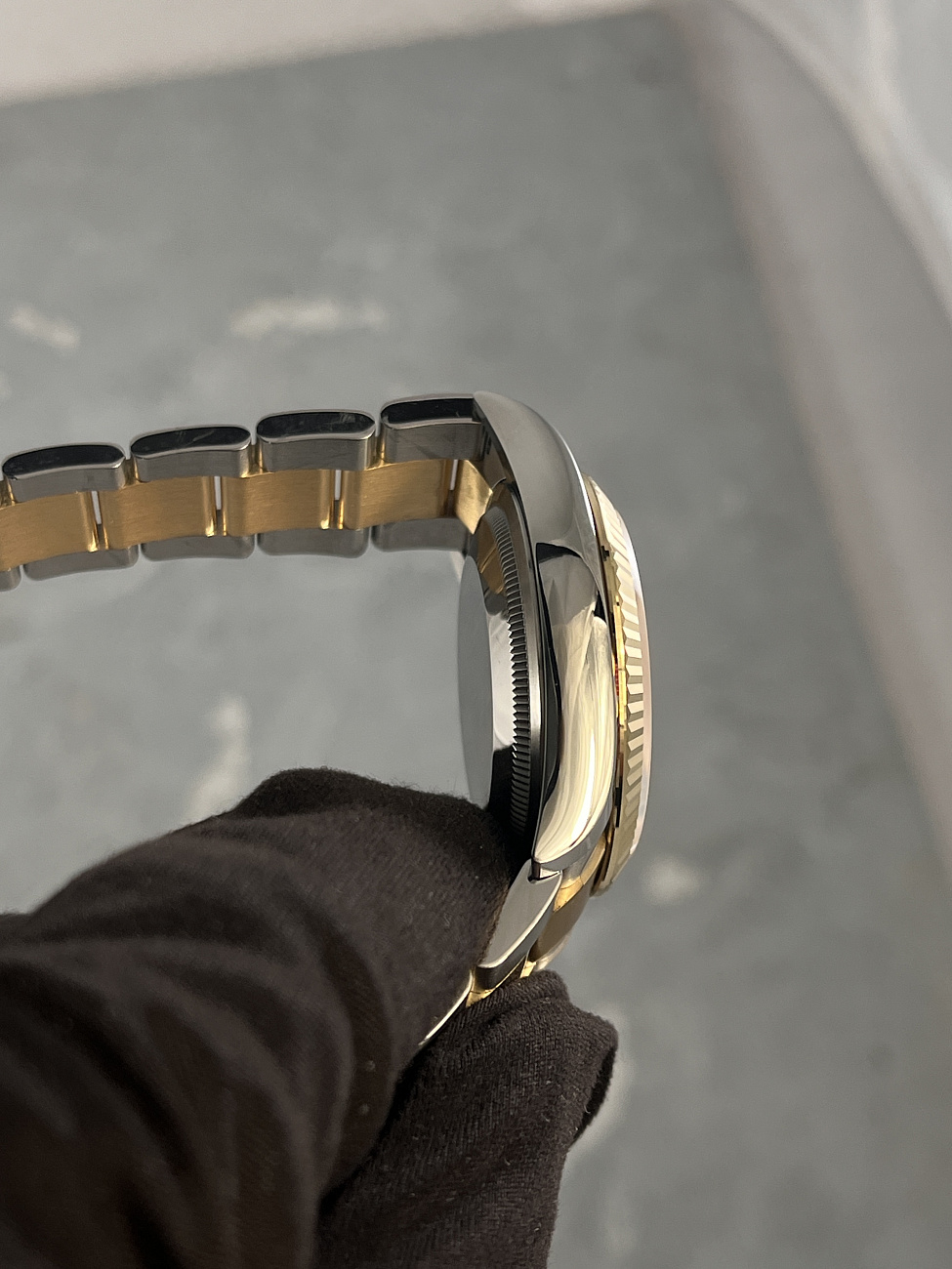 Часы Rolex  Datejust Champagne Fluted Motif Dial And Diamonds  126233