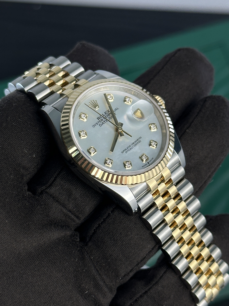 Часы Rolex  Datejust 36Mm Mother Of Pearl Dial Steel Yellow Gold  126233-0035