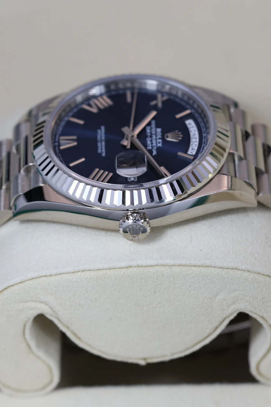 Часы Rolex  Oyster Perpetual Day-Date 40Mm White Gold Blue Dial  228239