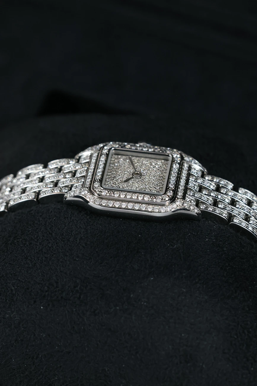 Часы Cartier  Small Panthere De Cartier Custom Diamonds Full Pave  HPI01801 FIX