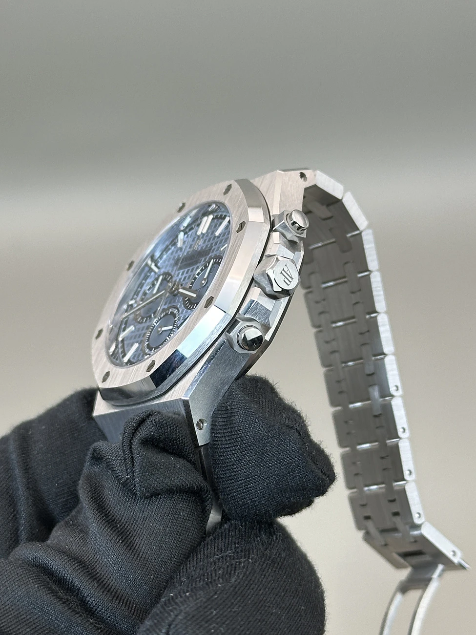 Часы Audemars Piguet  Royal Oak Chronograph 38Mm White Gold Limited Edition  26317BC.OO.1256BC.01