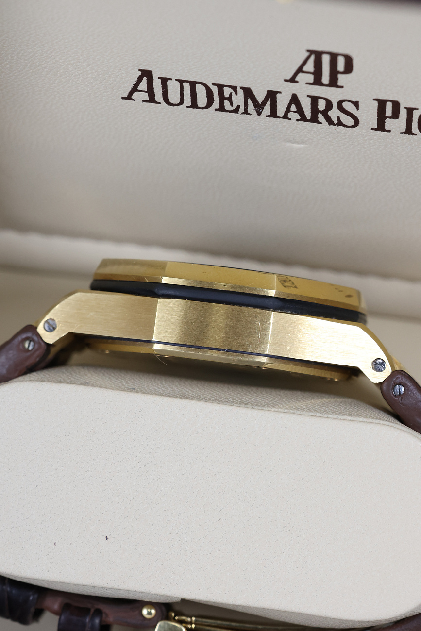 Часы Audemars Piguet  Royal Oak Offshore Arnold Schwarzenegger   26007BA.OO.D088CR.01