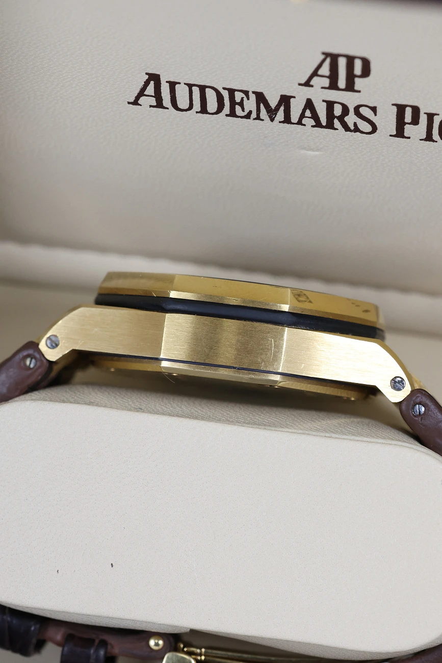 Часы Audemars Piguet  Royal Oak Offshore Arnold Schwarzenegger   26007BA.OO.D088CR.01