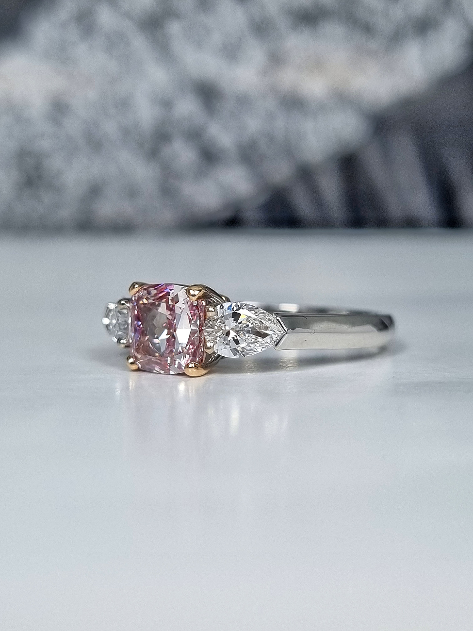 Украшение GIA  Кольцо с бриллиантом 1,50 ct. Light Pink/VS2   