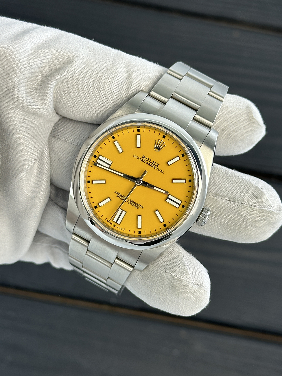 Часы Rolex  Oyster Perpetual 41 Mm Yellow Dial  124300