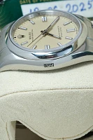 Часы Rolex  Oyster Perpetual 36Mm Biege Dial  126000