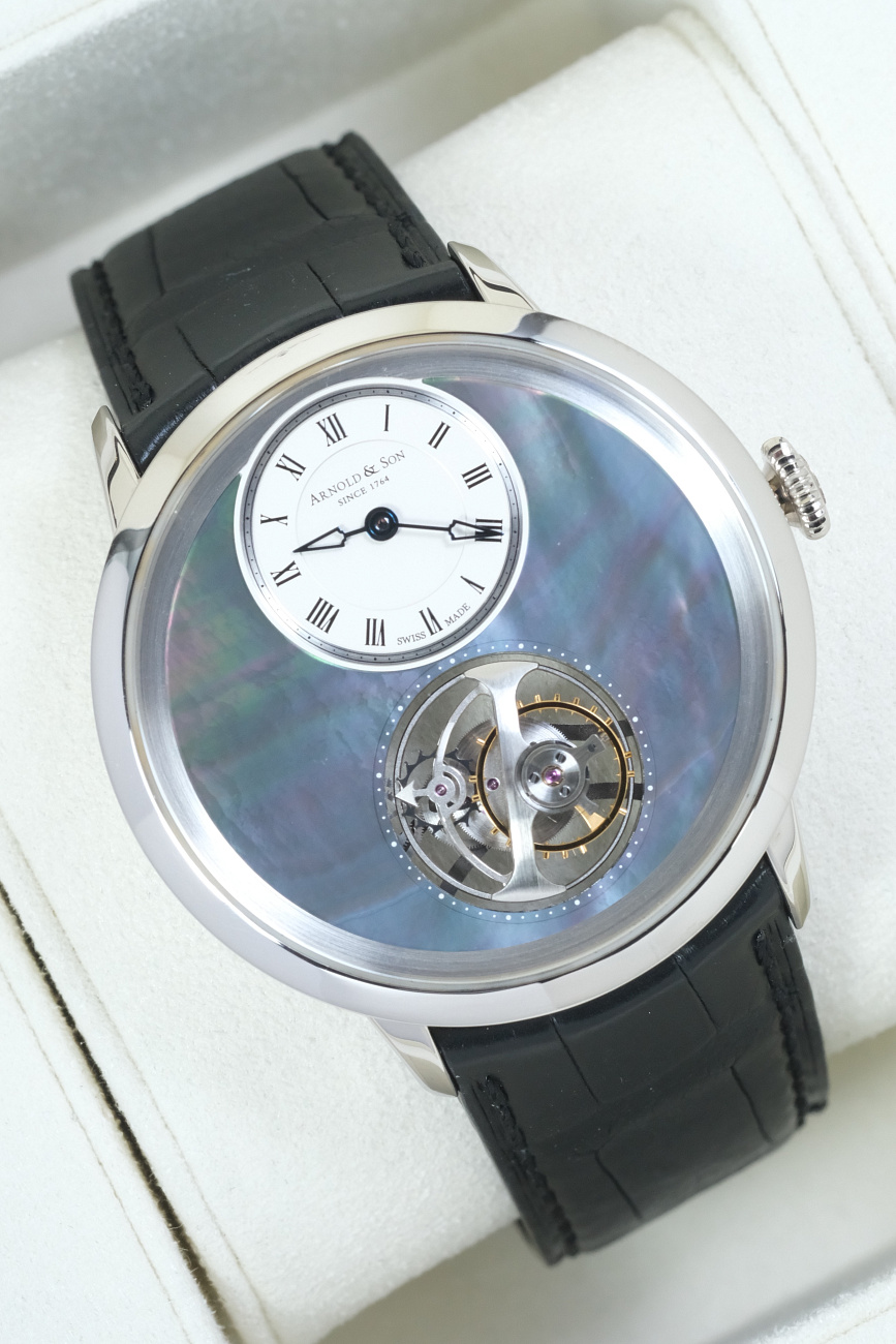 Часы Arnold & Son  Utte Mother Of Pearl Limited Edition  1UTAG.M02A.C121G 
