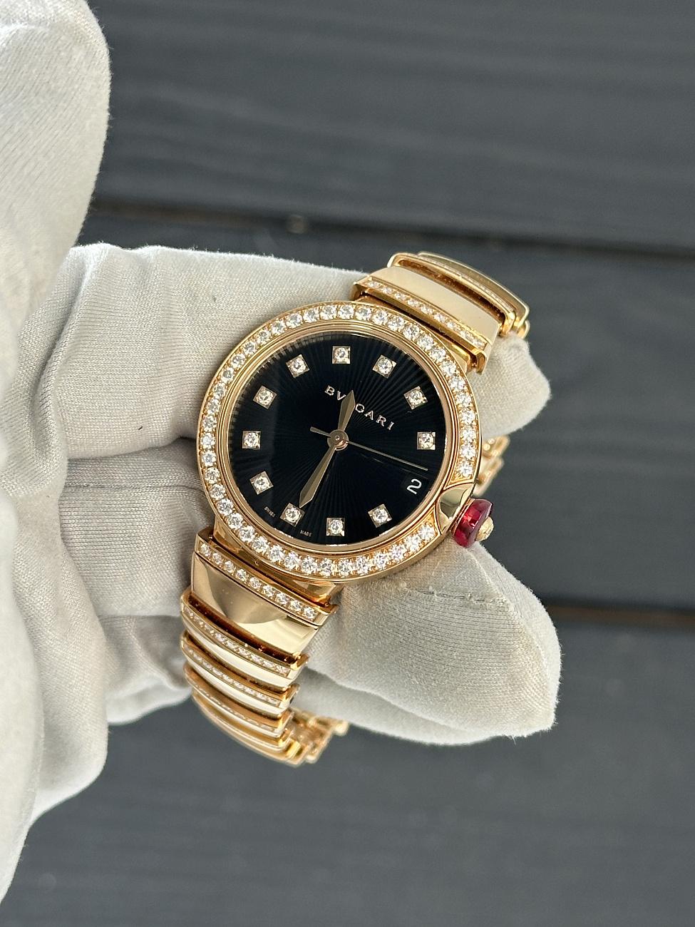 Часы Bvlgari  Lvcea 33Mm Black Opaline Dial  LUP33BGDGD1D/11