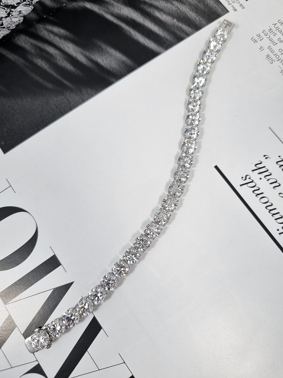 Украшение GIA  Браслет с бриллиантами 25 ct. G-H/VS (3 Excellent)   