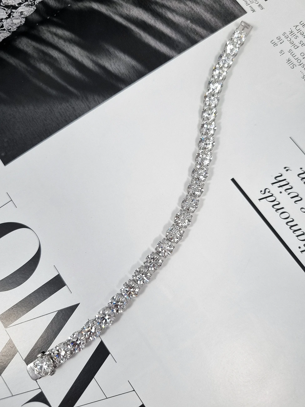 Украшение GIA  Браслет с бриллиантами 25,58 ct. G-H/VS2 (3 Excellent)   