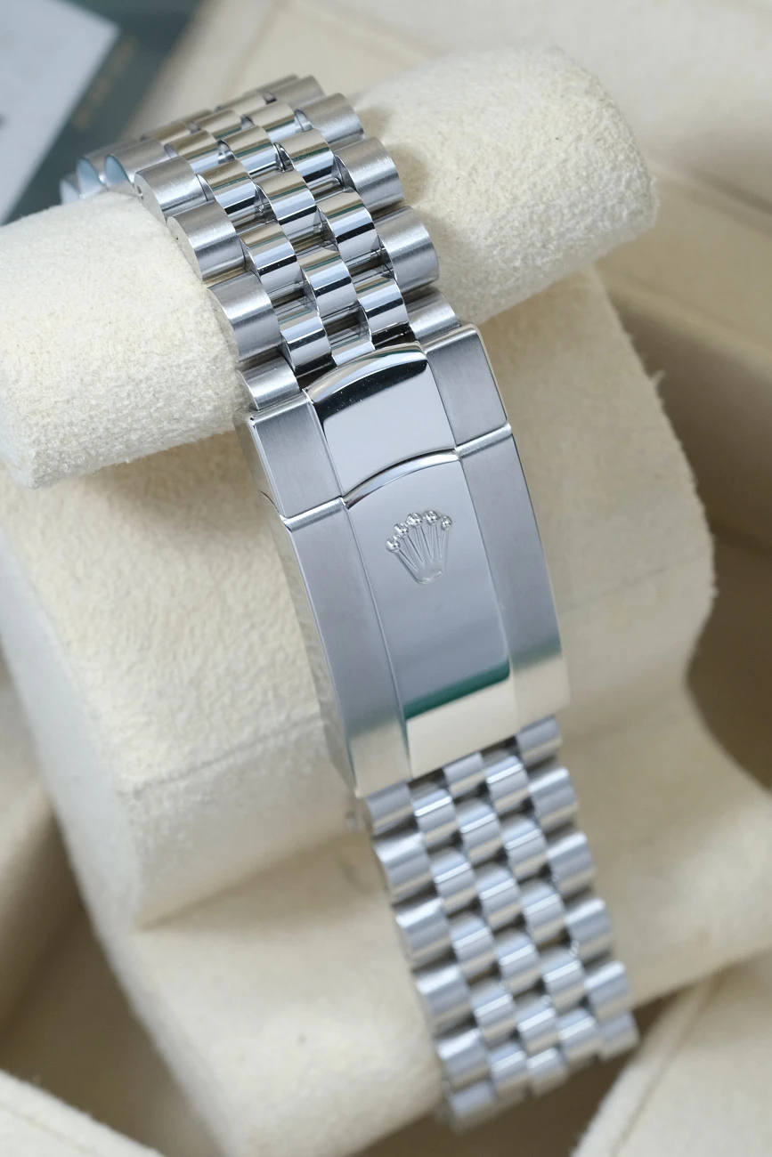Часы Rolex  Datejust 41Mm Mint Green Fluted Motif  126334