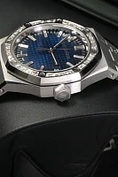 Часы Audemars Piguet  Royal Oak Selfwinding Baguette Diamonds  15551BC.ZZ.1356BC.01