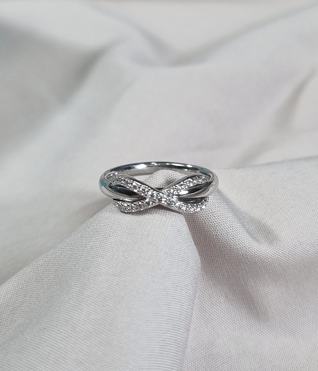 Украшение Tiffany & Co  Infinity Diamond Ring   