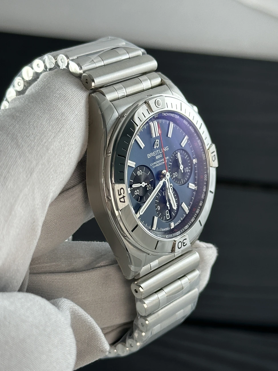 Часы Breitling  Super Chronomat B01 42  AB0134101C1A1
