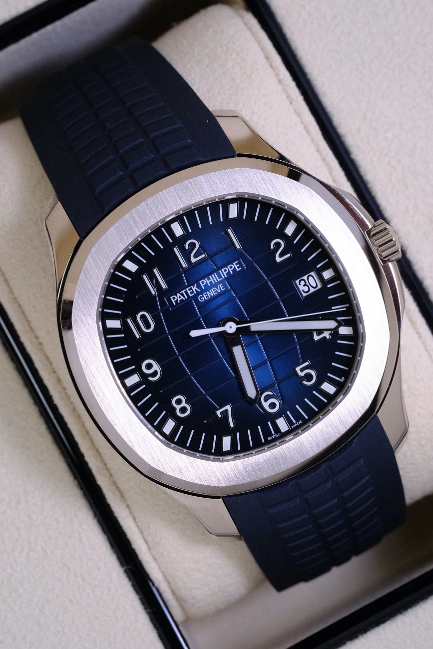 Часы Patek Philippe  Aquanaut White Gold Blue Dial  5168G-001
