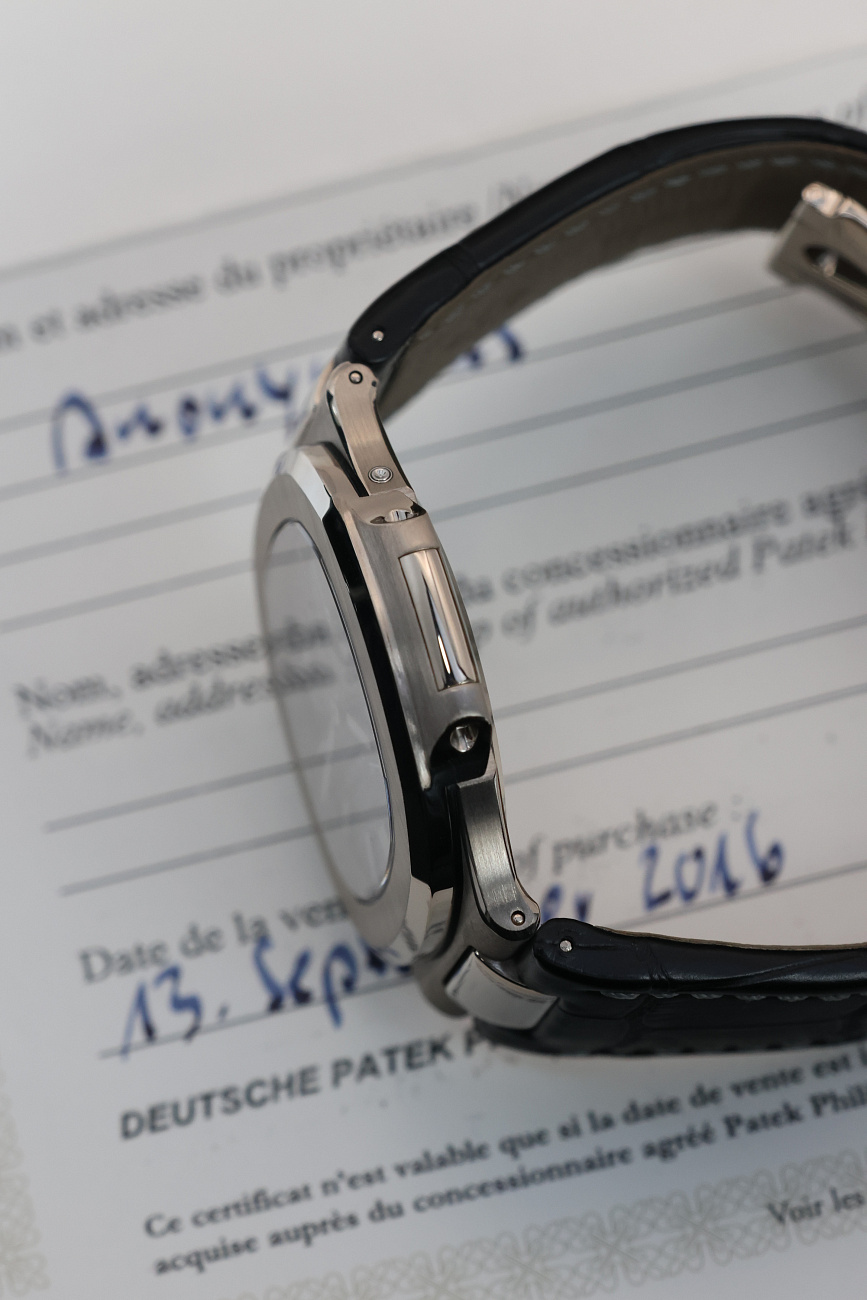 Часы Patek Philippe  Nautilus White Gold Moon Phases  5712G-001
