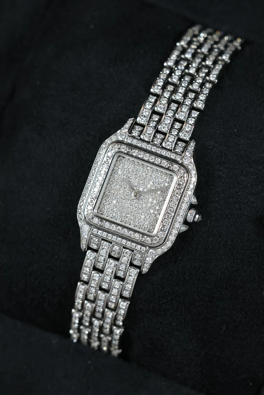 Часы Cartier  Small Panthere De Cartier Custom Diamonds Full Pave  HPI01801 FIX