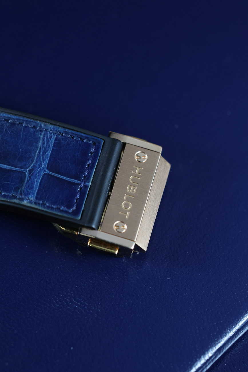 Часы Hublot  Fusion Lapis Lazuli Dial and Diamonds Limited Edition  