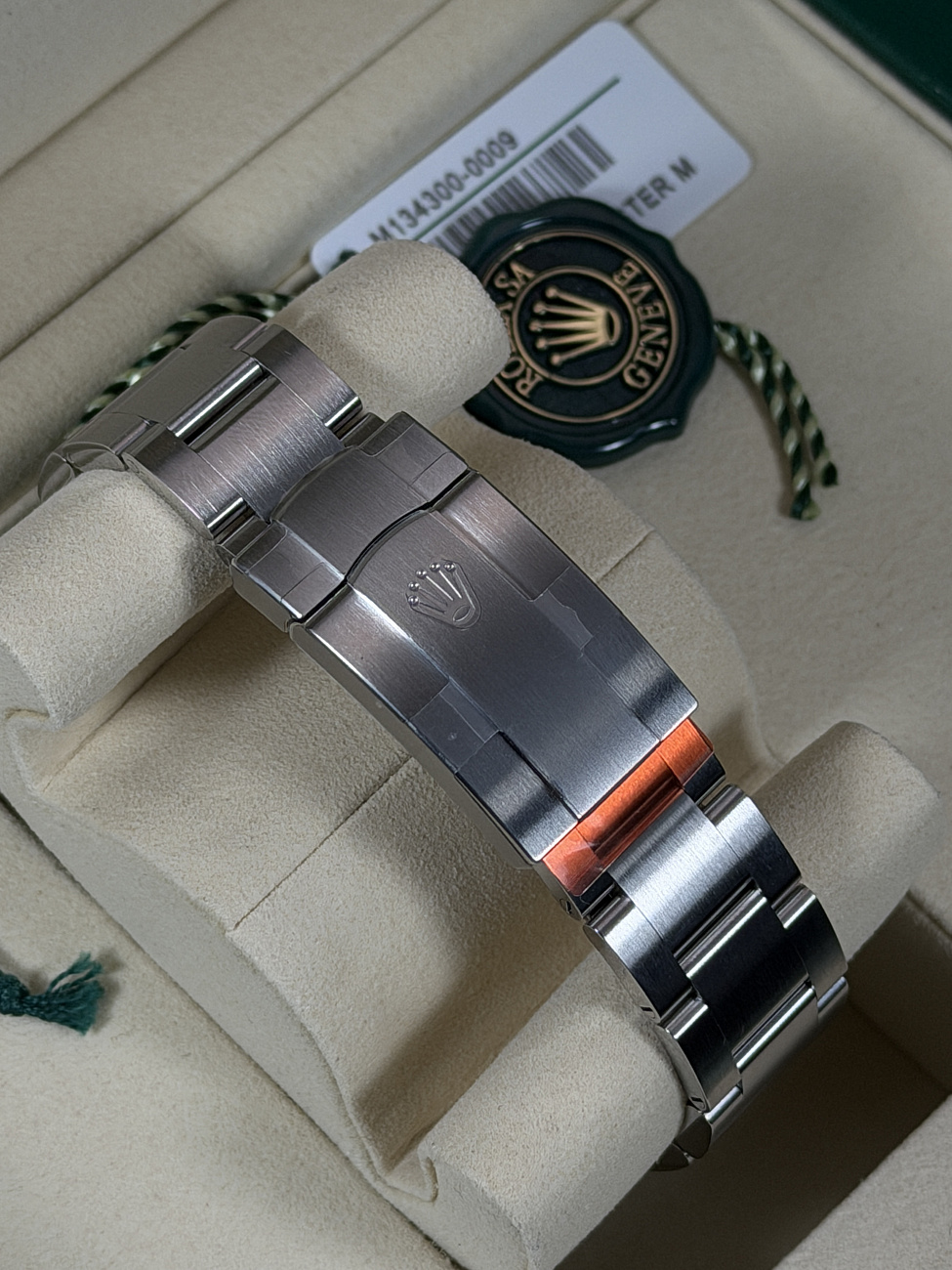 Часы Rolex  Oyster Perpetual 41 Mm Med Blue Dial  134300